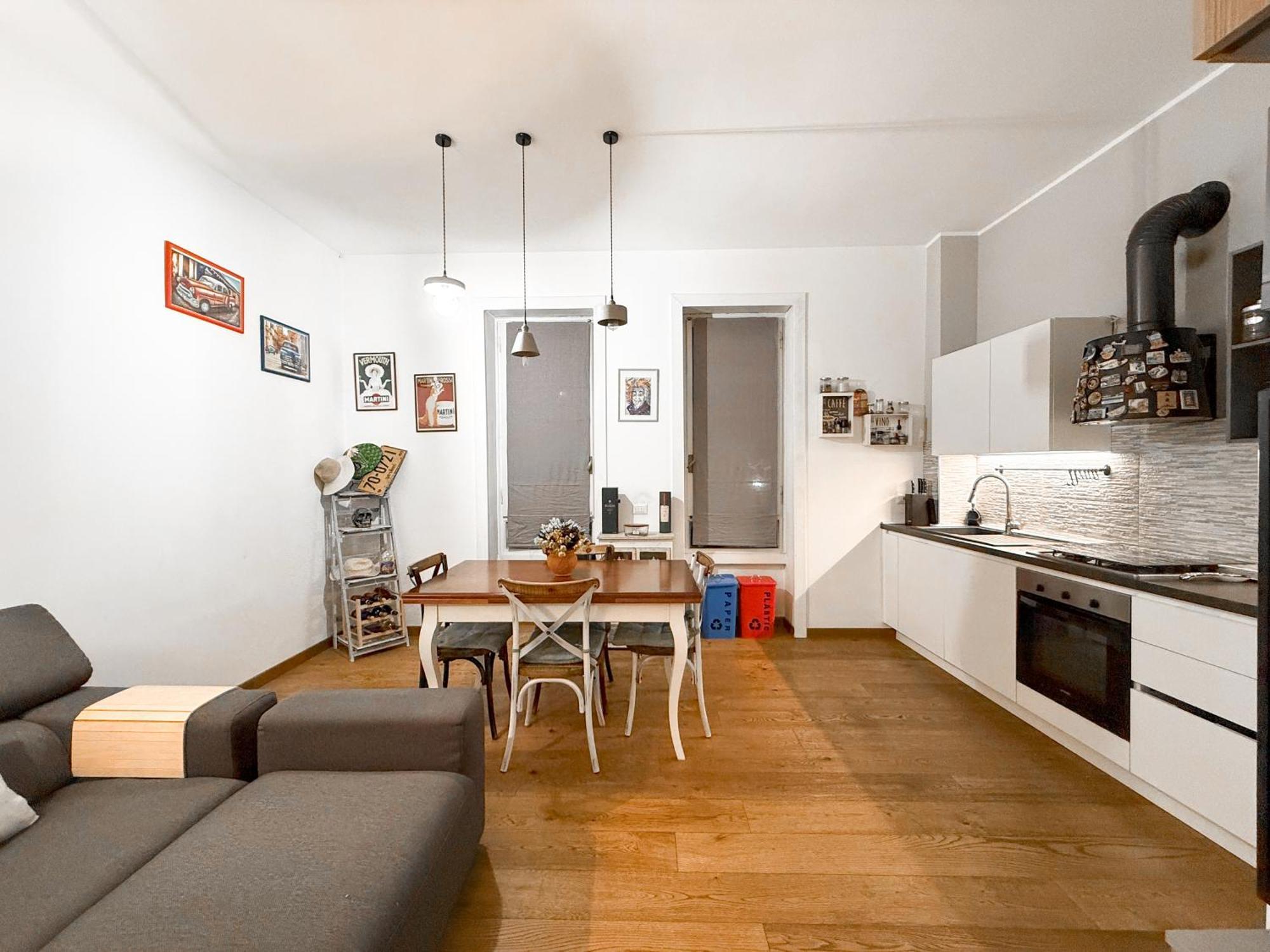 Appartement Trilocale Ampio E Luminoso, A 150m Dalla Metro Milan