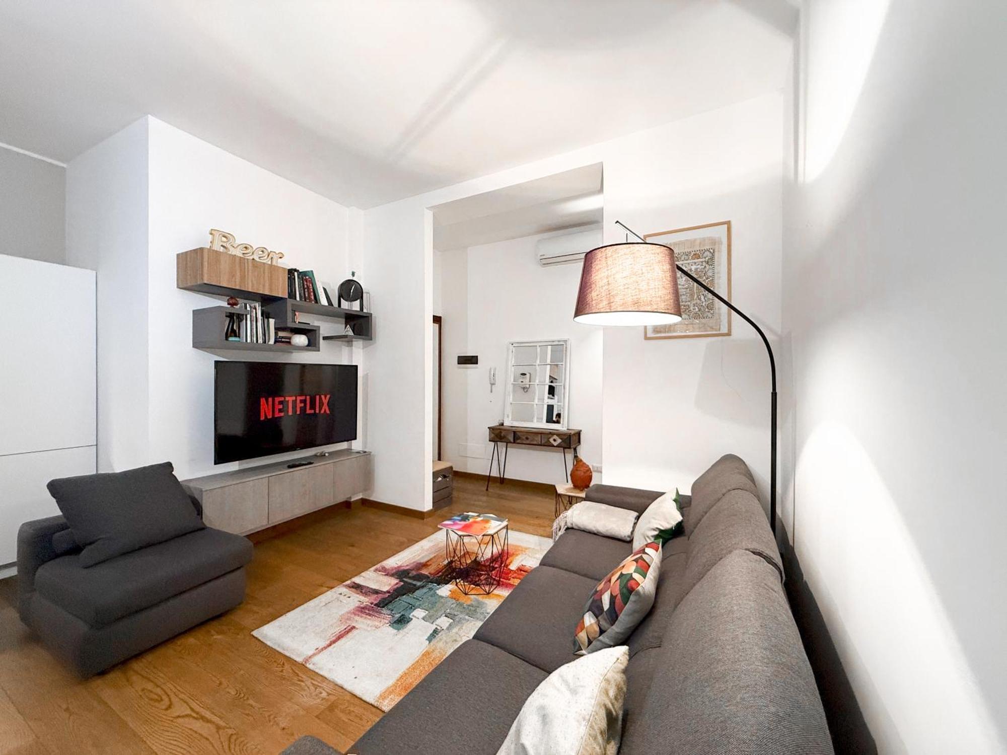 Appartement Trilocale Ampio E Luminoso, A 150m Dalla Metro Milan